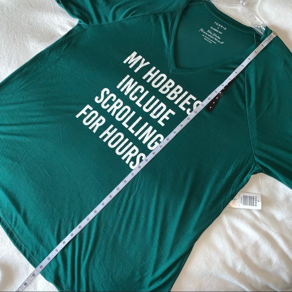 NEW! TORRID “Scrolling” Long Sleeve Raglan V-Neck Tee, Forest Green, NWT! - Picture 13 of 15